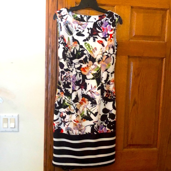 Isle Apparel flowered dress - Picture 1 of 5